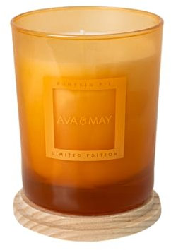 AVA & MAY Pumpkin Pie Duftkerze (180 g) – vegane Sojawachs-Kerze mit 40 Stunden Brenndauer – mit hochwertigem Duftöl aus Birne, Vanille und Zimt