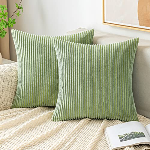 EMEMA Kissenbezug 50x50 cm Kordsamt Kissenbezüge Dekokissen Sofakissen Cord Kissenhülle Zierkissenbezug Kord Dekorative Weiche für Sofa Wohnzimmer Schlafzimmer 2er Set Bohnengrün