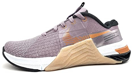 NIKE Women's Metcon 8 Premium Sneaker, Purple Smoke Metallic Copper, 5 UK