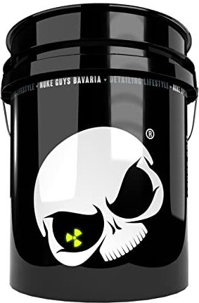 Nuke Guys Car Wash Bucket White Skull Edition - Auto Wascheimer mit 5 US Gallonen (ca. 20 Liter) - Autowascheimer für die schonende Autowäsche/Motorradwäsche