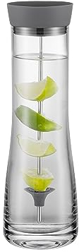 blomus Wasserkaraffe -DRIWA- aus Glas, 1 Liter, Glaskaraffe mit Deckel-Ausgießer und Fruchtspieß (Dark Gray)