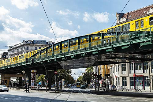 Fototapete - Berlin U-Bahn-Brücke (Selbstklebende Vlies-Fototapete) 450 x 300 cm