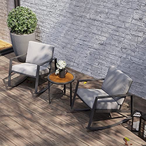 3-teiliges Schaukelstuhl-Set für den Außenbereich mit grauem Kissen, Bistro-/Terrassenmöbel, Kunststoff, Holzplatte, Tisch für Hinterhof, Veranda, Grau