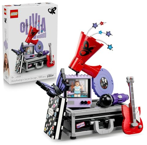 LEGO Editions Almacén Secreto de Olivia Rodrigo – Kit de Construcción con Guitarra de Juguete, Micrófono, Vinilo, Megáfono, Tele y Minifigura – Regalo de Música para Niñas de 10+ Años – 43030