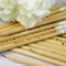 REEG Personalisierte Mini-Bleistifte für Hochzeiten, gravierte Holzgeschenke mit Namen und Datum, Hochzeitsbevorzugungsanhänger, Geschenk für Hochzeitsquests, Gastgeschenk-Bleistifte (70 Stück)