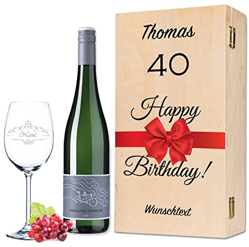 Leonardo Weinglas mit Gravur - Happy Birthday 40 Jahre - Personalisiert mit Name & Text - inkl. Holzkiste & Flasche Wein von Riesling Tandem - Geschenk Set zum 40. Geburtstag für Sie & Ihn