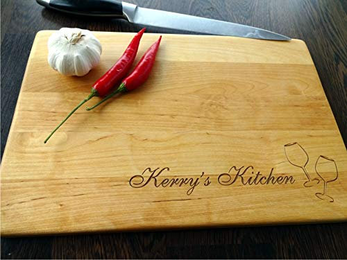 Planche à Découper en Bois Gravée et Personnalisée avec Verre à Vin | Cadeau personnalisé | Planche à Pain | Cadeau Femme | Cadeau de mariage | Planche Bois par Algis Crafts