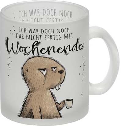 Biber Glas Tasse mit Spruch Wochenende war noch nicht fertig Murmeltier Faulpelz Motiv Comic Cartoon Tasse Ideal für Geburtstag oder Büro