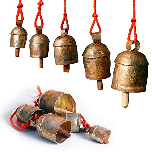 Handgefertigtes rustikales Windspiel mit 5 messingbeschichteten Metallglocken (76,2 cm) – Boho-Hänglocke für Terrasse, Rasen, Balkon, Garten, Tür, Bauernhaus & Vintage-Weihnachtsdekoration