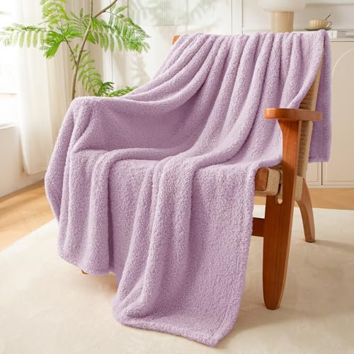 Exclusivo Mezcla Fleece Throw Blanket for Sofa Couch, Soft Lightweight and Fluffy Bed Blankets, Suitable for All Seasons, 127x152 CM, Light Purple