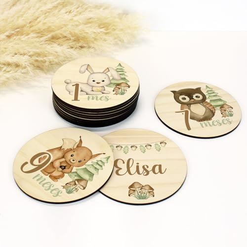 DEHOME - Placas Cumplemes Personalizadas con Nombre - Tarjetas Hito Bebé Madera Pino Natural 4mm - Impresión Directa sobre la madera - Regalo para Recién Nacido Hecho en España (Bosque)