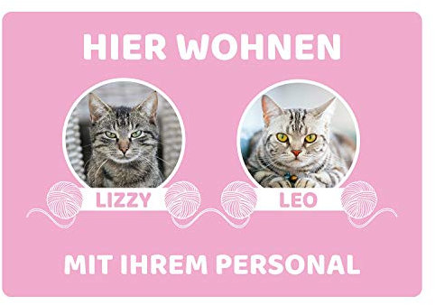 Geschenke 24 | Fußmatte personalisiert Hier wohnen Katzen (Rosa - 2 Katzen, Ohne Rand - 60x40cm) | mit Wunschfoto und Namen Bedruckt | lustige Schmutzfangmatte für Katzenliebhaber | Haustür