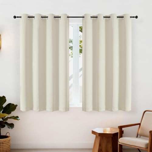 Simplebrand Kurze Vorhänge Beige Blickdicht mit Ösen 2er Set H122 x B140 cm, Verdunklungsvorhänge Gardinen Fenster Thermal Curtains Modern Scheibengardinen für Schlafzimmer/Kinderzimmer