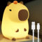 WIYETY Capybara Nachtlicht Kinder Dimmbar: USB Wiederaufladbar Capybara Lampe Baby Nachttischlampe, Soft Silikon Touch LED-Lampe mit Timer, Baby Stilllicht Kinderzimmer Deko Geschenke Schlaflichter