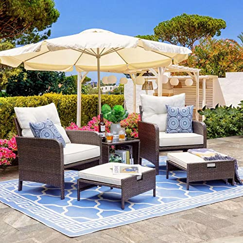 Shintenchi Set di 5 mobili da giardino in vimini per esterni, per tutte le stagioni, set di conversazioni in rattan con sedie imbottite per patio, ottomano sotto, tavolo per prato, piscina, balcone