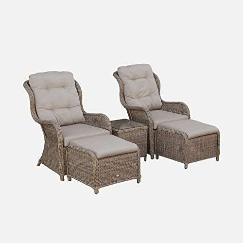 sweeek Alice's Garden - Lot de 2 fauteuils Relax en résine tressée Arrondie avec Repose Pieds et Table Basse - Barletta Gris - Aspect rotin. Coussins Beige. Structure Aluminium