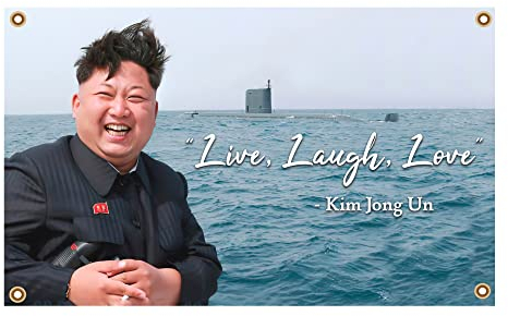 Stormflag KimJongUn-Flagge, Kim Jong Un, Live Laugh, Love, 90 x 150 cm, aus Polyester, 90 g, mit Ösen und Doppelnähten