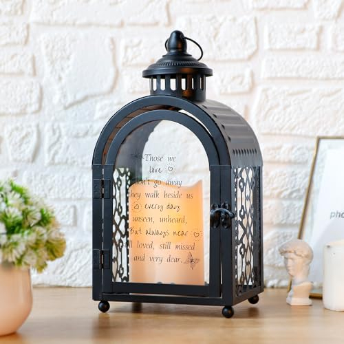 TRIROCKS Lanterne Commémorative 28 cm Haut, Porte-Bougie Walk Beside Us avec Bougie LED et Motif Amour, Cadeau de Condoléances pour Funérailles, Souvenir (Noir)