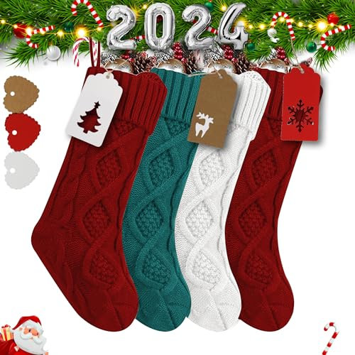 Große Weihnachtsstrümpfe, 4 Stück, rot, weiß, grün, burgunderrot, elfenbeinfarben, dehnbar, gestrickt, Weihnachtsstrümpfe mit 50 personalisierten Geschenkanhängern für Familie, Urlaub (4pcs knitted)