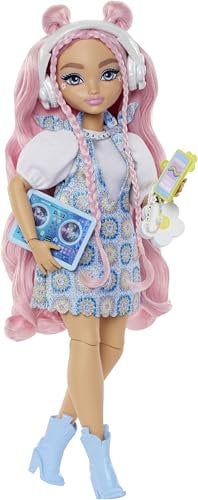 Barbie Poupée Dream Besties Daisy Jean, articulée avec Tenue Amovible et Cheveux Roses ondulés, 9 éléments de DJ et sur Le thème de la Musique, JDD74