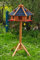 MASSIVHOLZ PREMIUM Vogelhaus, groß, Xmit Anflugbrett/Landebahn + LED - Beleuchtung/Licht, Massivholz,wetterfest, Gartendeko aus Holz blau mit Ständer blaue