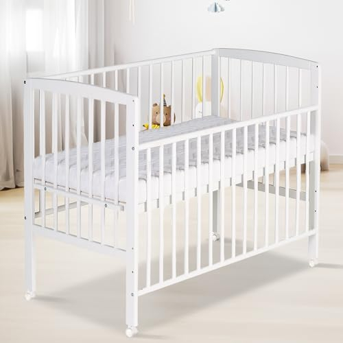 Schardt - Baby Beistellbett Micky Plus mit Rollen - Weiß - Babybett 60×120 cm - Stufenlos Höhenverstellbar - Gitterbett inkl. Umbauseiten und Sicherheitsgurtsystem (Weiß mit Rollen)