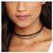 Yheakne Boho Layered Suede Choker Halskette Short Black Velvet Vintage Leder Silber Perlenkragen Kette Schmuck für Frauen und Mädchen