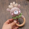 YIEUR Gehäkelte Babyrassel，Grau Elch baby Häkeln Holz Greifling, Baby Sachen Beißring Geschenk zur Geburt Holzring, Holzspielzeug Handmade Junge und Mädchen (Elch-grau)