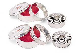 De Buyer - 3323.00 - Boîte de 9 découpoirs ronds en inox - Découpoirs ronds unis
