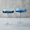Anton Studio Designs – Set mit 2 Empire-Blauen Champagner-Untertassen – Luxuriöse blaue Champagnergläser