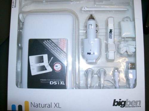 Pack 13 accessoires DSi XL : Pochette de transport + 3 boites de rangement + casque audio + 3 stylets + protections écrans DSi XL + Tour de cou + Dragonne + Chargeur allume-cigare USB + protections caméra.