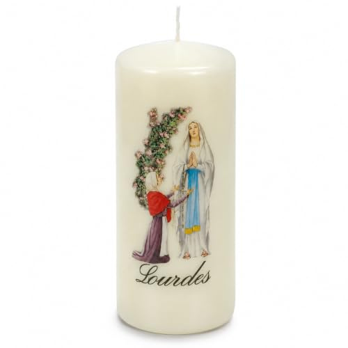 Palais du Rosaire - Elfenbeinfarbene Kerze 'Appartement de Lourdes' (5 x 12 cm) - Naturduft - Religiöses Motiv - Pﬂanzliches Wachs