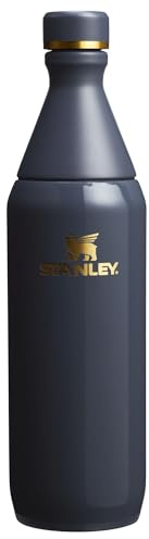 Stanley Botella delgada para todo el día, 590 ml, tapa a prueba de fugas, diseño delgado para viajes y gimnasio, botella de agua aislada de acero inoxidable, sin BPA, brillo crepuscular
