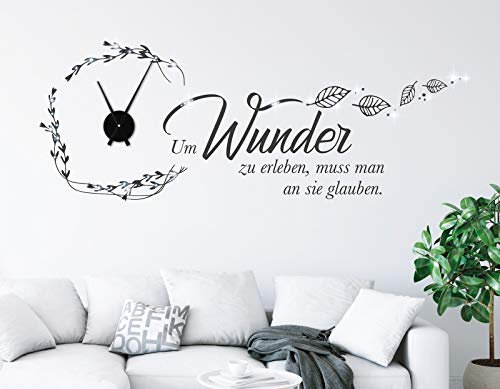 tjapalo® pkm506 Wanduhr Wohnzimmer Wandtattoo Uhr mit Uhrwerk Wandsprüche Um Wunder zu erleben muss man an sie glauben, Größe: B145xH55cm (+Uhrwerk schwarz), Farbe: schwarz
