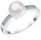 Rafaela Donata Damen-Ring 925/- Sterling Silber mit Muschelkernperle 8 mm Rund Weiß und Zirkonia - Silberring mit Perle und Zirkonia Perlenring