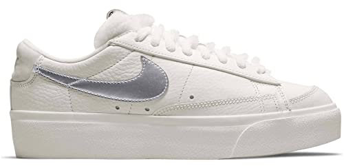NIKE Femme Blazer Low Fur Basket, Sail Metalic Silver, 41 EU