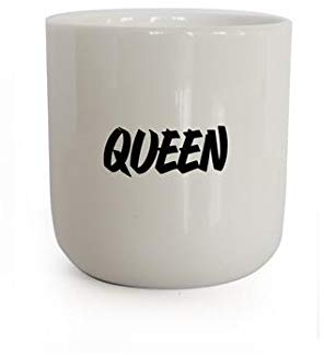 PLTY - Becher - Tasse ohne Henkel - Handglasiertes Weiß Porzellan - Hochwertiges Bone China - Lustige Tassen - Queen - Misfits