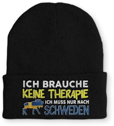 Schweden Urlaub - Beanie mit gesticktem Spruch, Strickmütze in Black | Bestickte Strickmütze in Black - doppellagig gestrickt, aus Polyacryl, elastisch, Unisex-Einheitsgröße für Damen und Herren