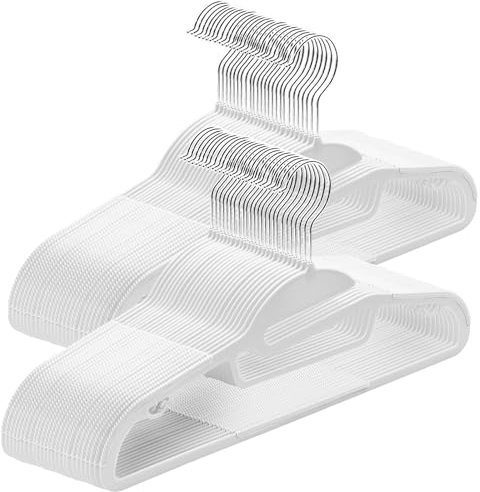 ABHENG Kleiderbügel Kunststoff, 50er-Pack Rutschfester Bügel mit U-förmiger Öffnung, Nass und Trocken, Platzsparender Kleiderbügel mit Krawattenhalter und 360° drehbarer Haken, Weiß + Silber, APY0450W