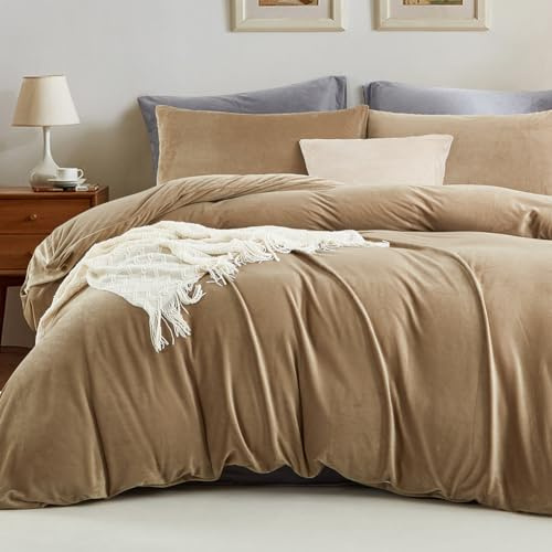 Michorinee Housse de Couette Flanelle 200x200 cm Taupe - Parure de Lit en Velours Chaud Ultra Doux avec Fermeture Éclair, Linge de Lit 2 Personnes Hiver avec 2 Taies d'oreiller 65x65 cm
