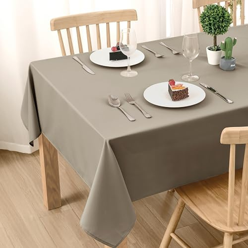 DWCN Taupe Tischdecke Outdoor Wetterfest 140x260cm Fleckschutz Abwaschbar Wasserabweisend Tischwäsche Abwischbare Wasserdicht Tischtuch für Esszimmer, Garten, Party, Hochzeiten oder Haushalt
