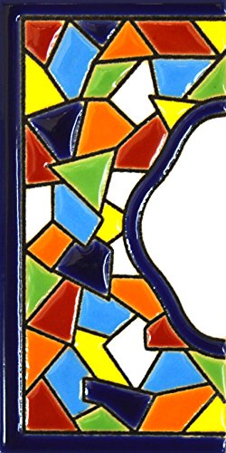 Écriteaux avec numéros et lettres. Carreaux de céramique polychromée, peints à la main dans technique corde sèche (cuerda seca) pour plaques avec numéros, noms, directions et signalisation. Un texte personnalisable. Dessin MOSAICO MEDIANO 10,9 cm x 5,4 cm. (MARGE BORDURE)