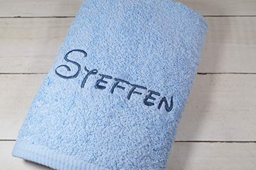 MitNamen Handtuch personalisiert Frottier hellblau Babyblau Bestickt 50x100 Gästetuch Baumwolle Namenshandtuch weich Geschenk Hochzeit Geburtstag Weihnachten (50 x 100 cm, Hellblau) (700224)