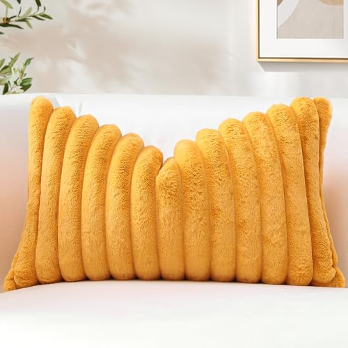 Sungeek 1 Stück Plüsch Samt Kissenbezug, Kunstpelz Weich Kissenbezüge Sofakissen Dekokissen Deko Zierkissenbezüge Flauschig Kissenhülle für Schlafzimmer Wohnzimmer (40x60cm, Senfgelb)