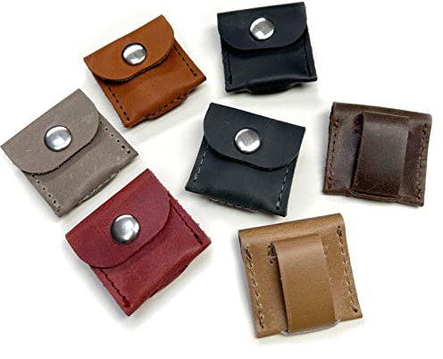 THEO Hunde Leder Täschchen | Viele Farbkombinationen für die Hundemarke | Tassomarke oder Airtag von Apple | Handmade by Manufactica®