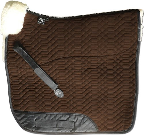 Engel Reitsport | SCHABRA1-D-MOC-MOC | Schabracke | Steppstoff | Lammfell im Sattelbereich | half lined | Fellkranz vorne | Dressur | Stoff mocca Fell mocca