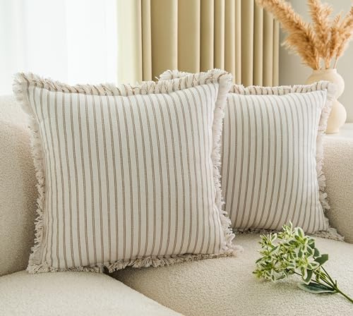 LIGICKY 2er Set Fransen Kissenbezug mit Quasten Khaki Gestreifte Zierkissenbezüge Boho Bauernhaus Kissenbezüge Weiche Quadratische Sofakissen für Wohnzimmer Couch Schlafzimmer Auto, 50 x 50 cm