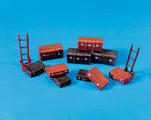Model Scene OO Traveling Trunks