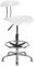 Flash Furniture Arbeitshocker mit Rückenlehne – Ergonomischer Schreibtischstuhl höhenverstellbar mit Fußring aus Metall – Bürostuhl mit Traktorsitz für Home Office – Weiß, 50.8 x 43.82 x 104.14 cm
