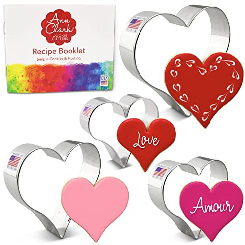 Ann Clark Cookie Cutters Juego de 4 cortadores de galletas corazón con libro de recetas - 6,6, 8,3, 9,2 y 10,8 cm - Acero fabricado en EE. UU.